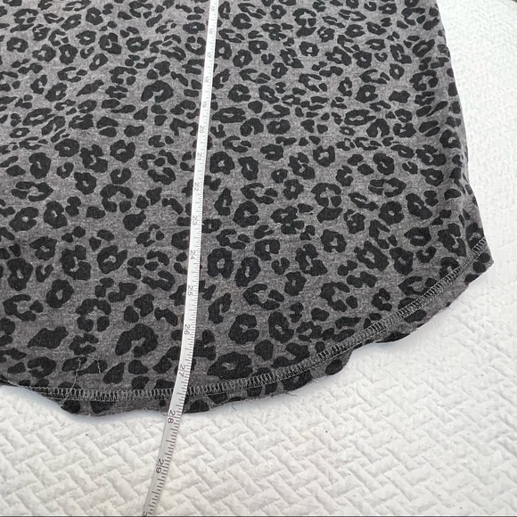 Z Supply Black/Grey Leopard Print French Terry V-Neck Sweatshirt Size XS - Picture 9 of 13